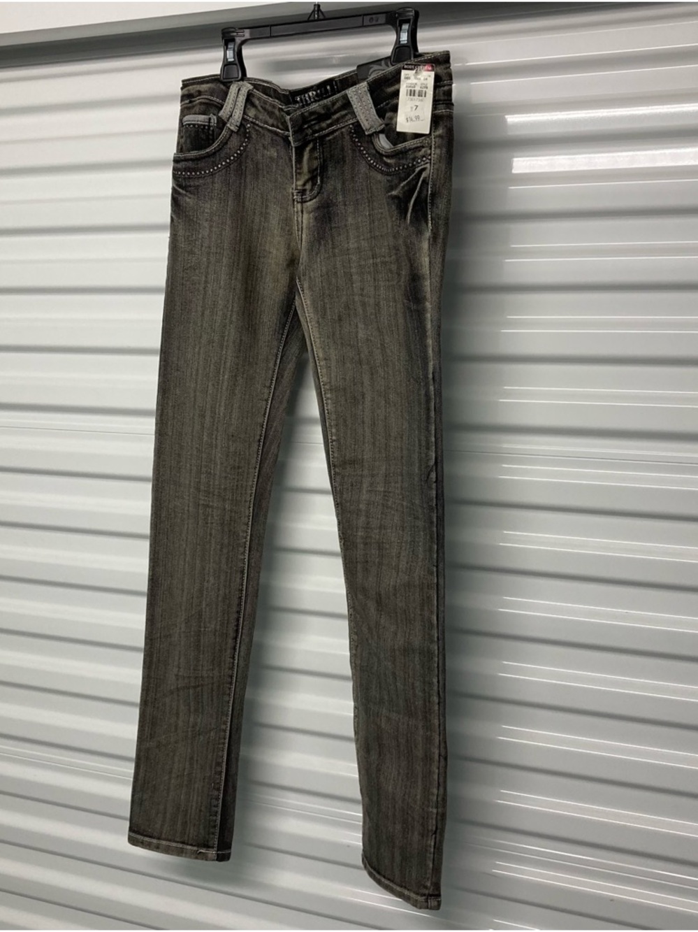 Thrill Women's Skinny Jeans in Charcoal Gray